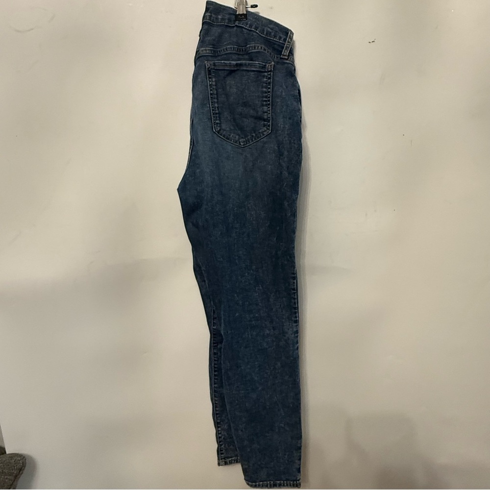 Banana Republic jeans 12 Women’s High rise curvy fit medium wash distressed look